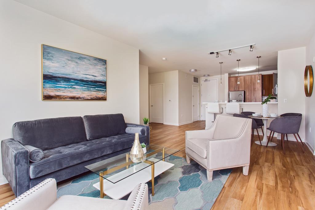 SD Spacious Suite 2BR APT - thumb 3