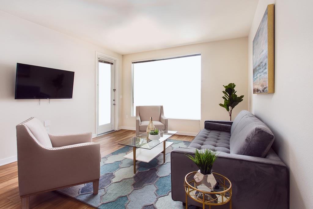 SD Spacious Suite 2BR APT - thumb 2
