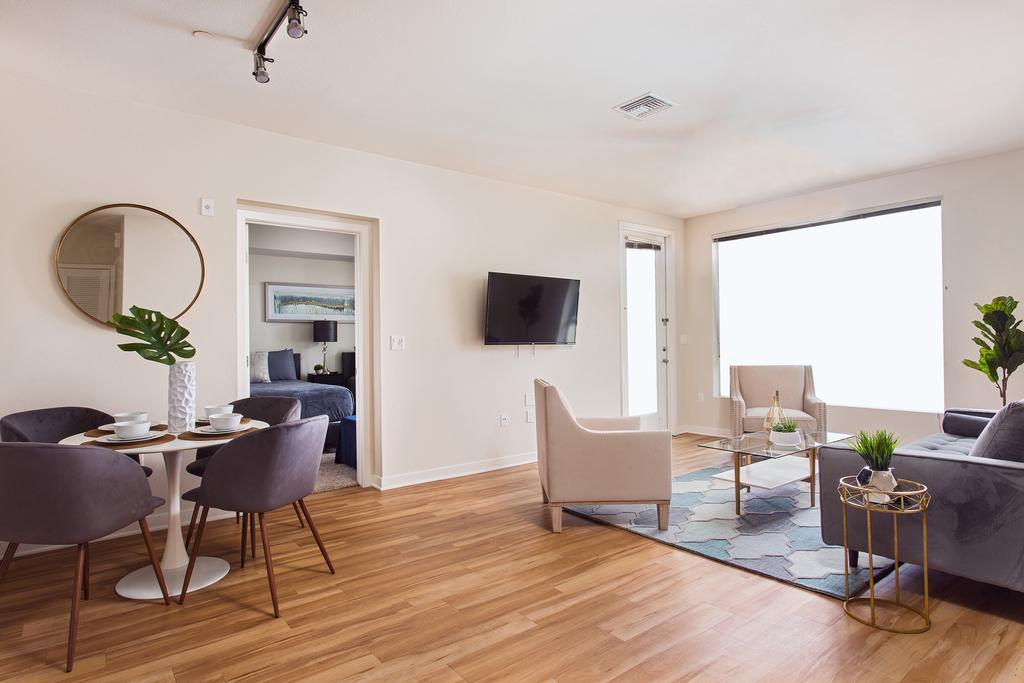 SD Spacious Suite 2BR APT - thumb 1
