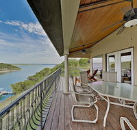 Shiraz Haus on Lake Travis - Accommodation San Jose