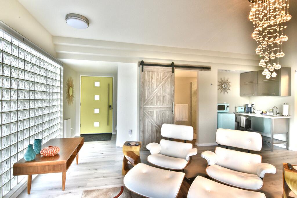 Stylish Suite & VIEWS!   Spacious, Luxury Finishes - thumb 3