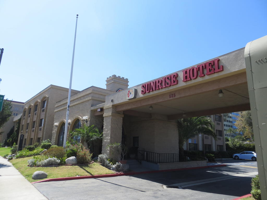 Sunrise Hotel - thumb 1