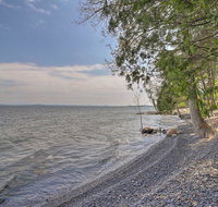 Tranquil Studio with Private Beach on Lake Champlain - Accommodation San Jose