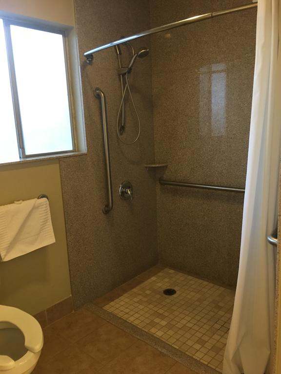 Vino Inn & Suites - thumb 3