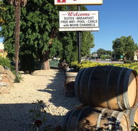Vino Inn  Suites - Accommodation San Jose