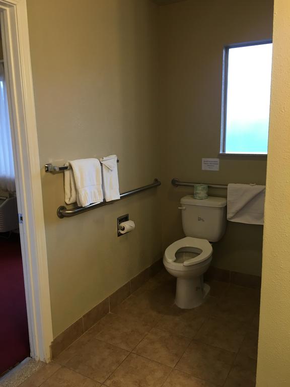 Vino Inn & Suites - thumb 2