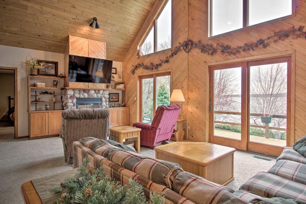 Waterfront Big Stone Lake Home With Dock & Views - thumb 3