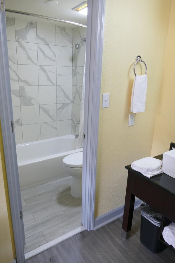 Days Inn By Wyndham Muscle Shoals - thumb 25