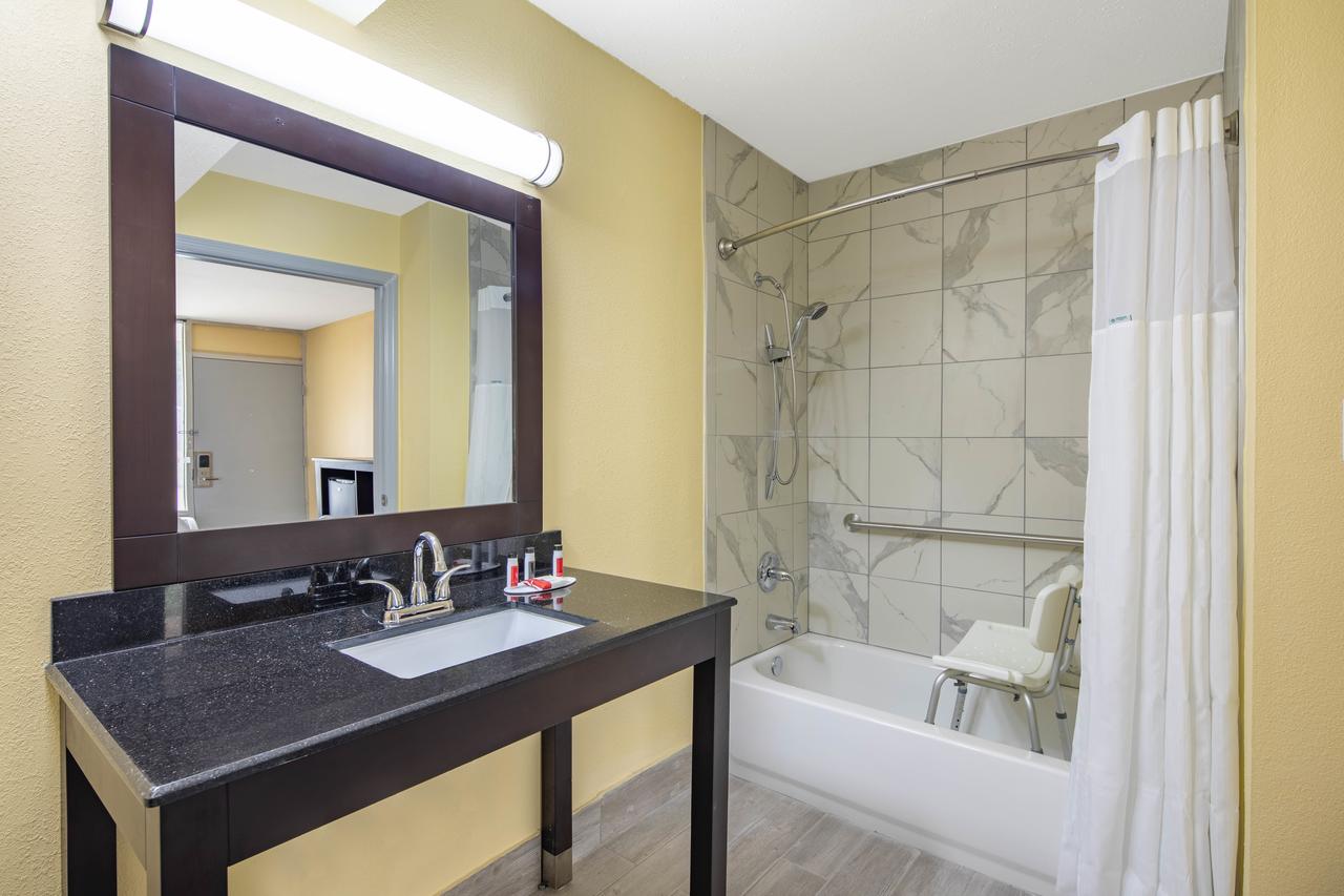 Days Inn By Wyndham Muscle Shoals - thumb 9