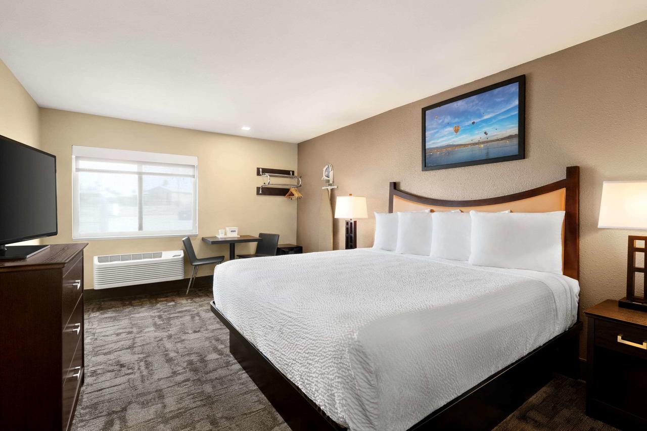Travelodge By Wyndham Lake Havasu - thumb 12