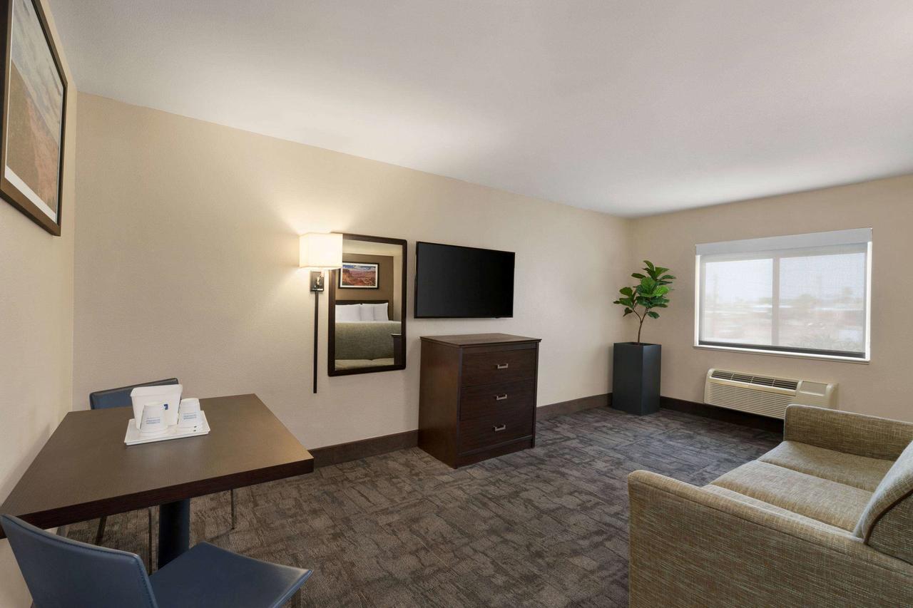 Travelodge By Wyndham Lake Havasu - thumb 25