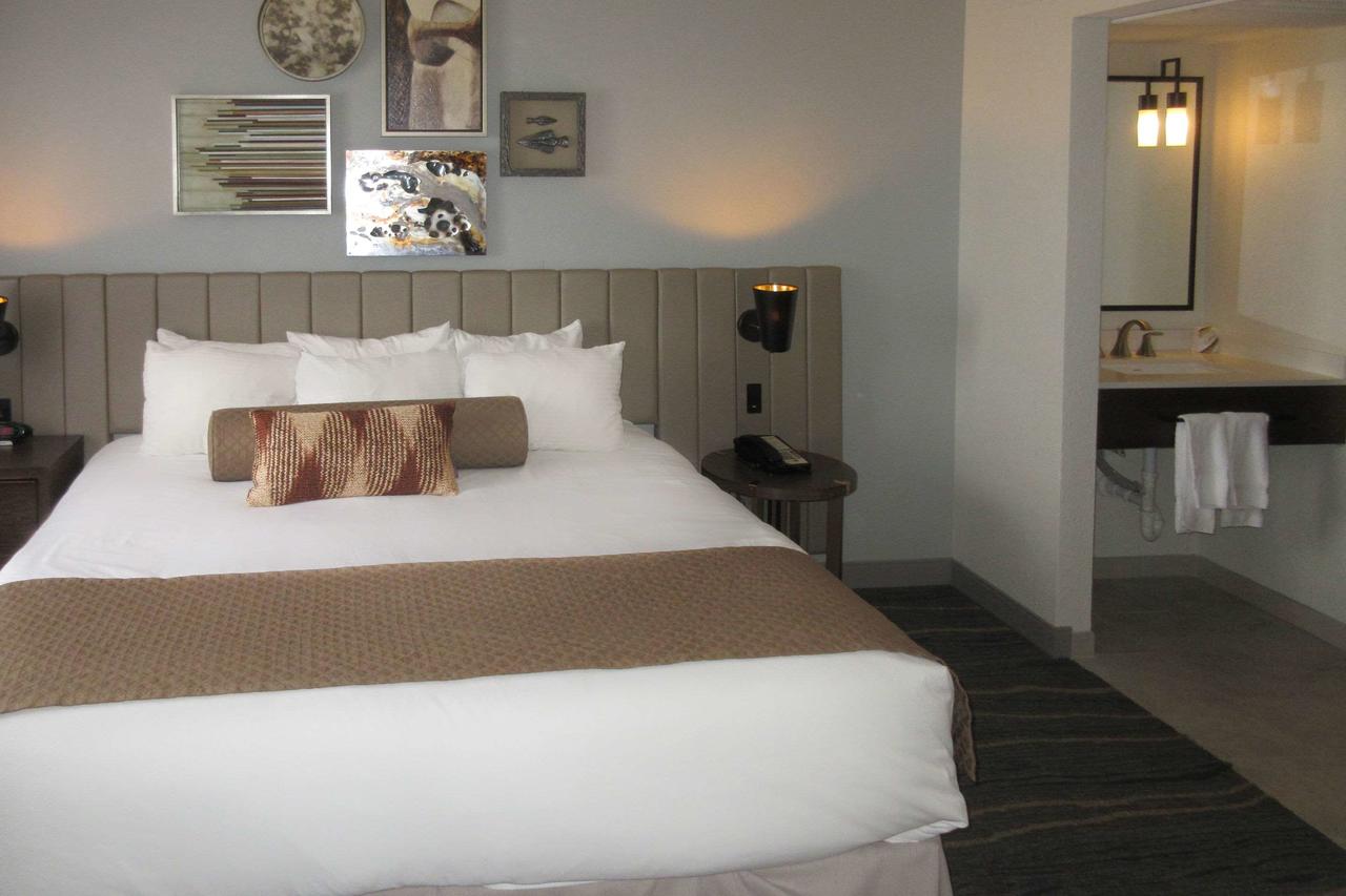 Windmill Suites Surprise, An Ascend Hotel Collection Member - thumb 7