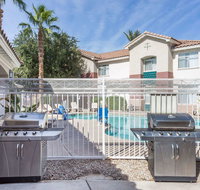 Hawthorn Suites by Wyndham Chandler - Accommodation San Jose