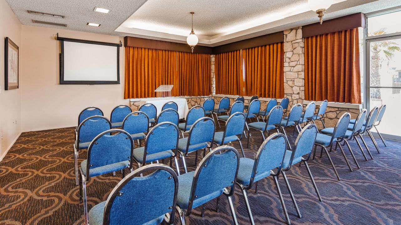 Best Western Plus King's Inn And Suites - thumb 36