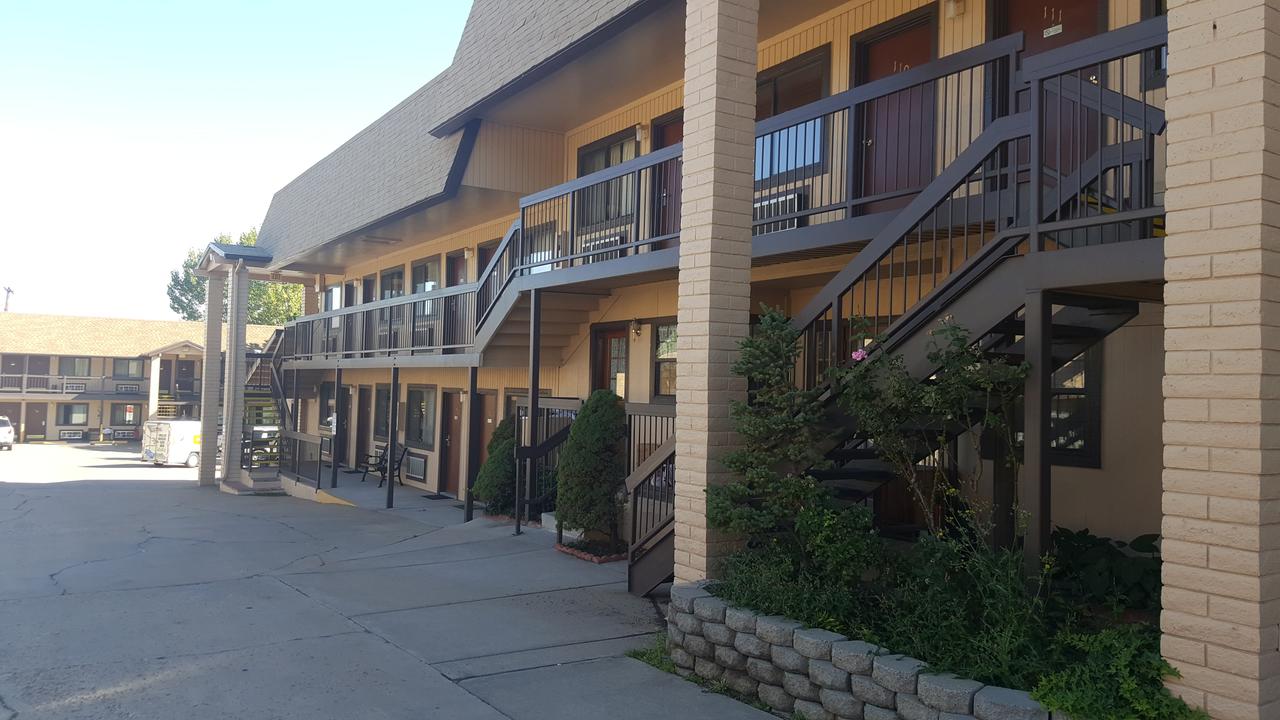 The KC Motel Show Low - thumb 10