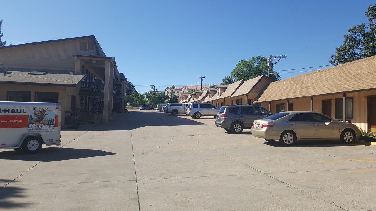 The KC Motel Show Low - thumb 5