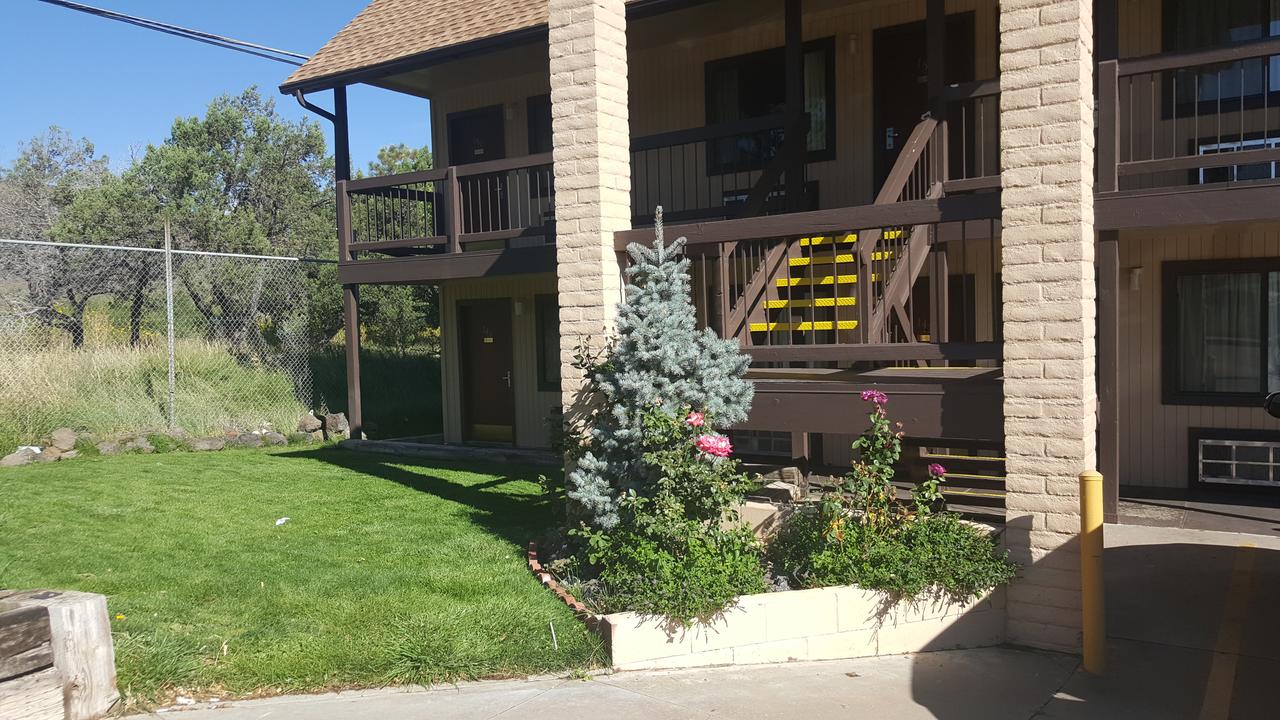 The KC Motel Show Low - thumb 6