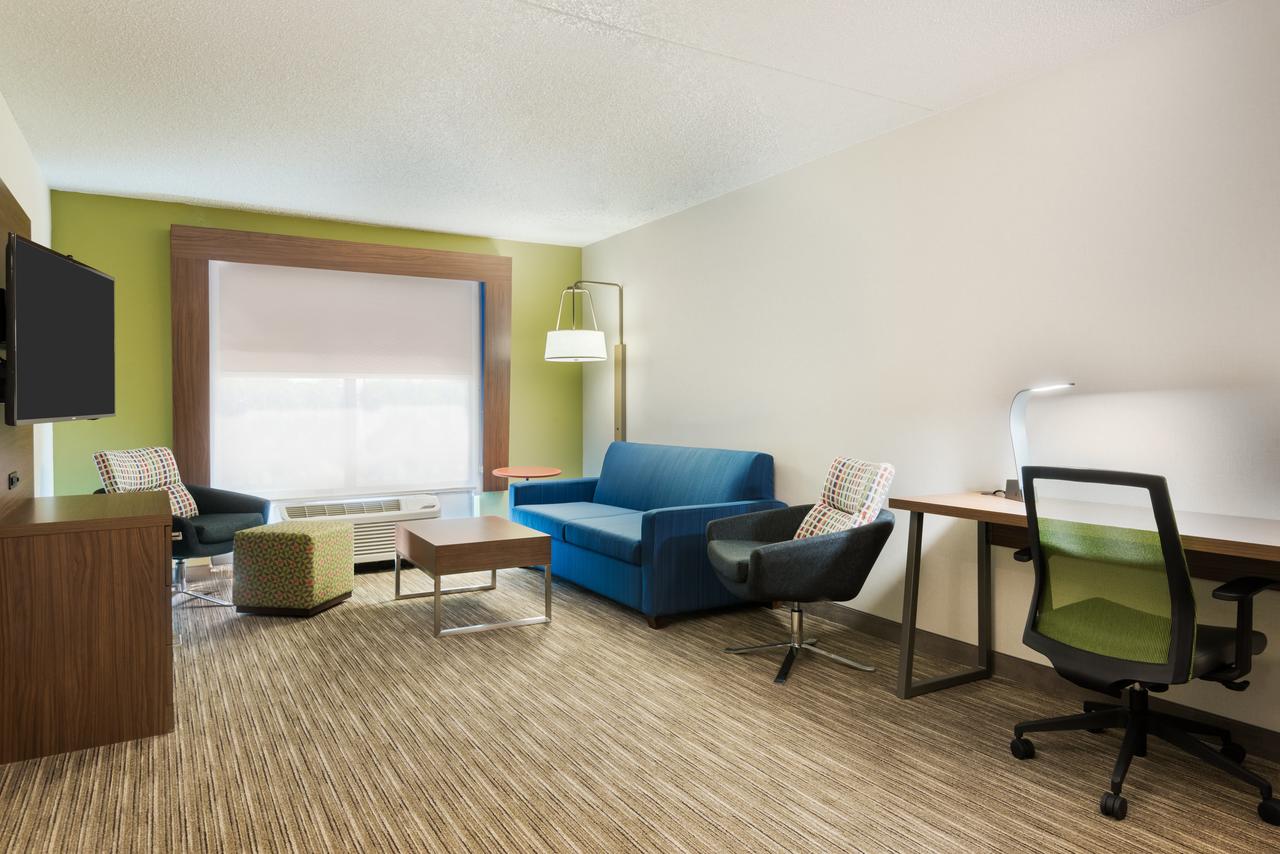 Holiday Inn Express Hotel & Suites Bentonville - thumb 20