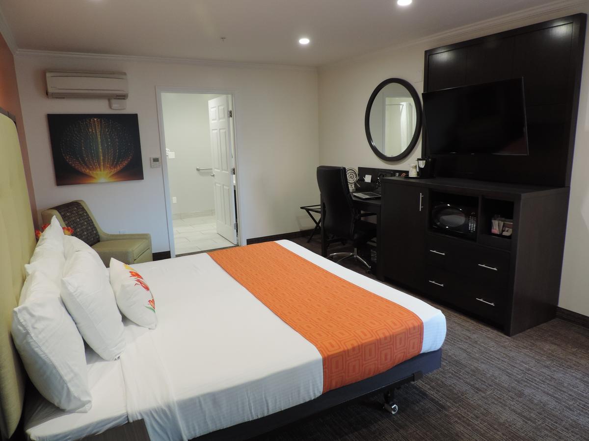 Pavilion Inn - thumb 10