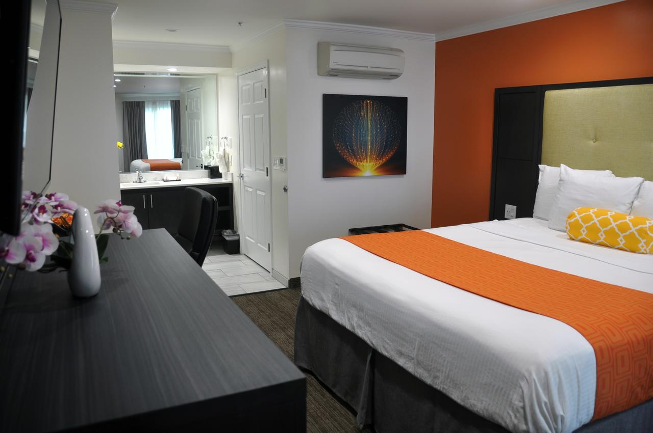 Pavilion Inn - thumb 33