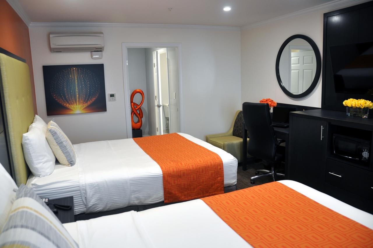 Pavilion Inn - thumb 21