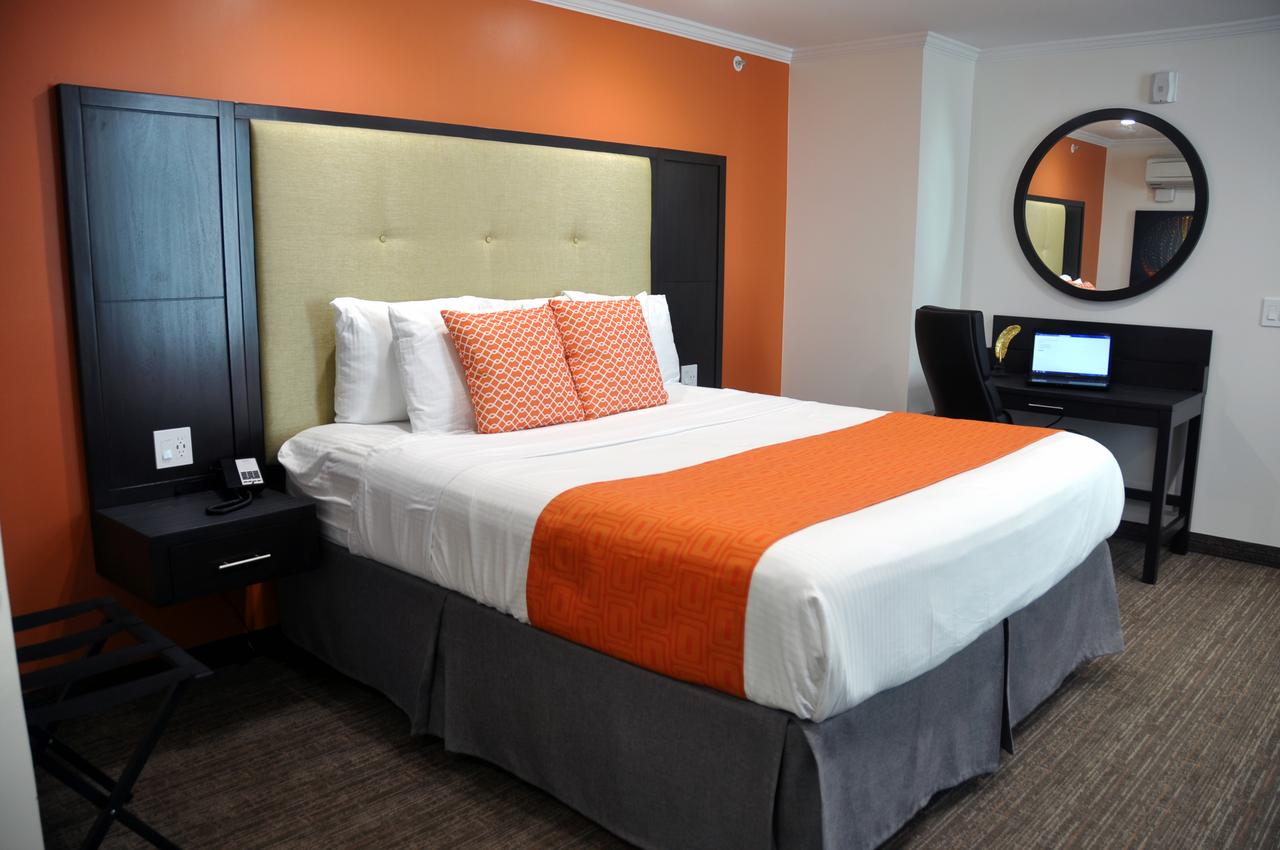 Pavilion Inn - thumb 32