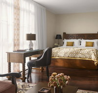 Plaza la Reina - Accommodation San Jose