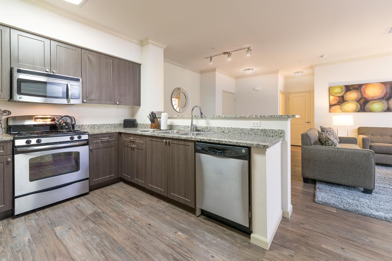 Global Luxury Suites At Baypointe Station - thumb 21