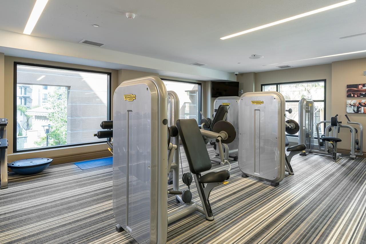 Global Luxury Suites At Baypointe Station - thumb 13