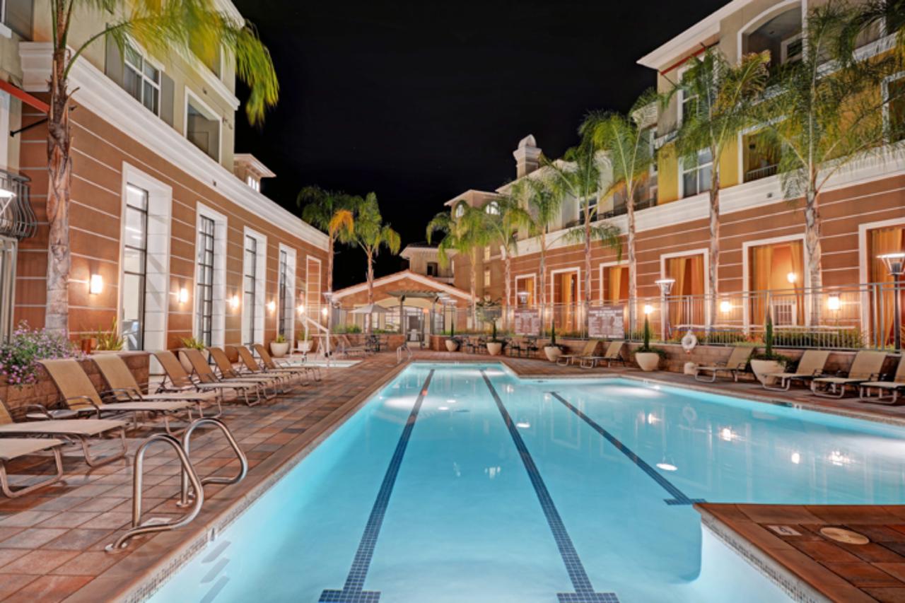 Global Luxury Suites At Baypointe Station - thumb 0