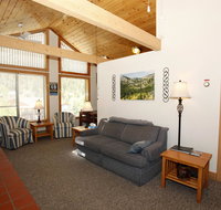 Alpenglow Unit 2 Laughing Magpie - Accommodation San Jose