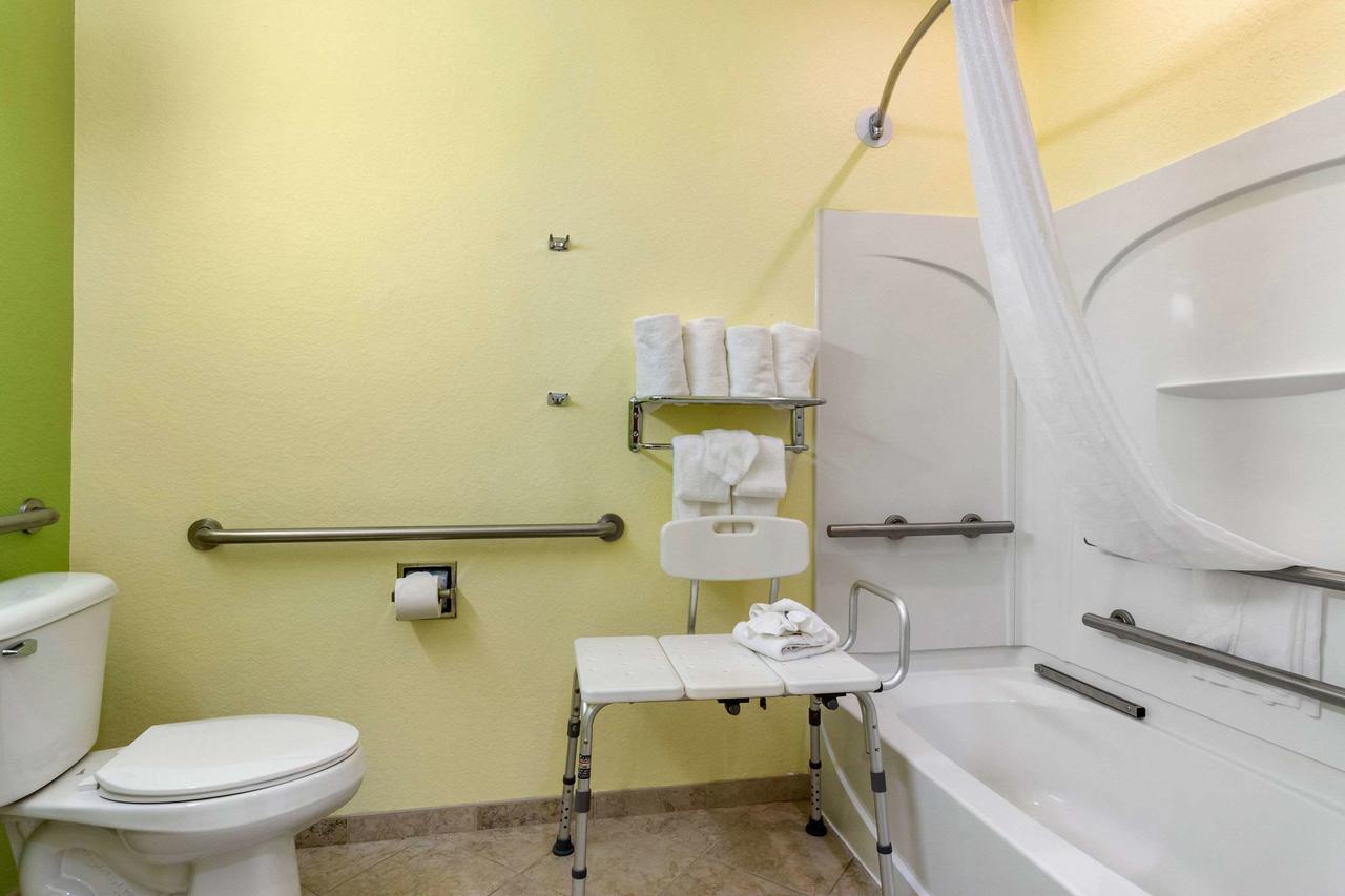 Quality Inn & Suites Lehigh Acres Fort Myers - thumb 21