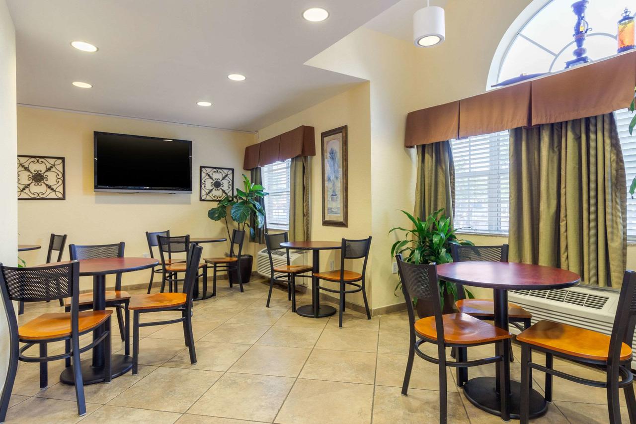 Quality Inn & Suites Lehigh Acres Fort Myers - thumb 10