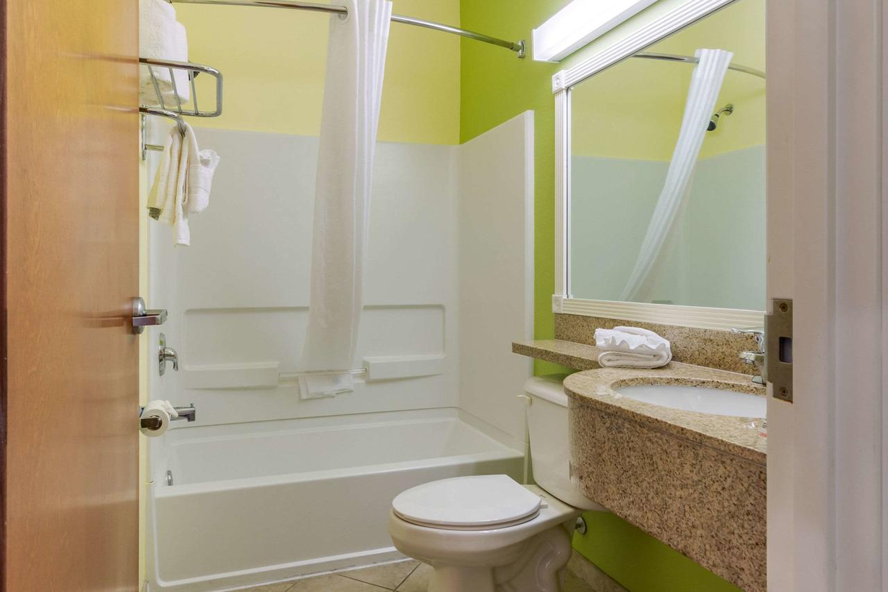 Quality Inn & Suites Lehigh Acres Fort Myers - thumb 12