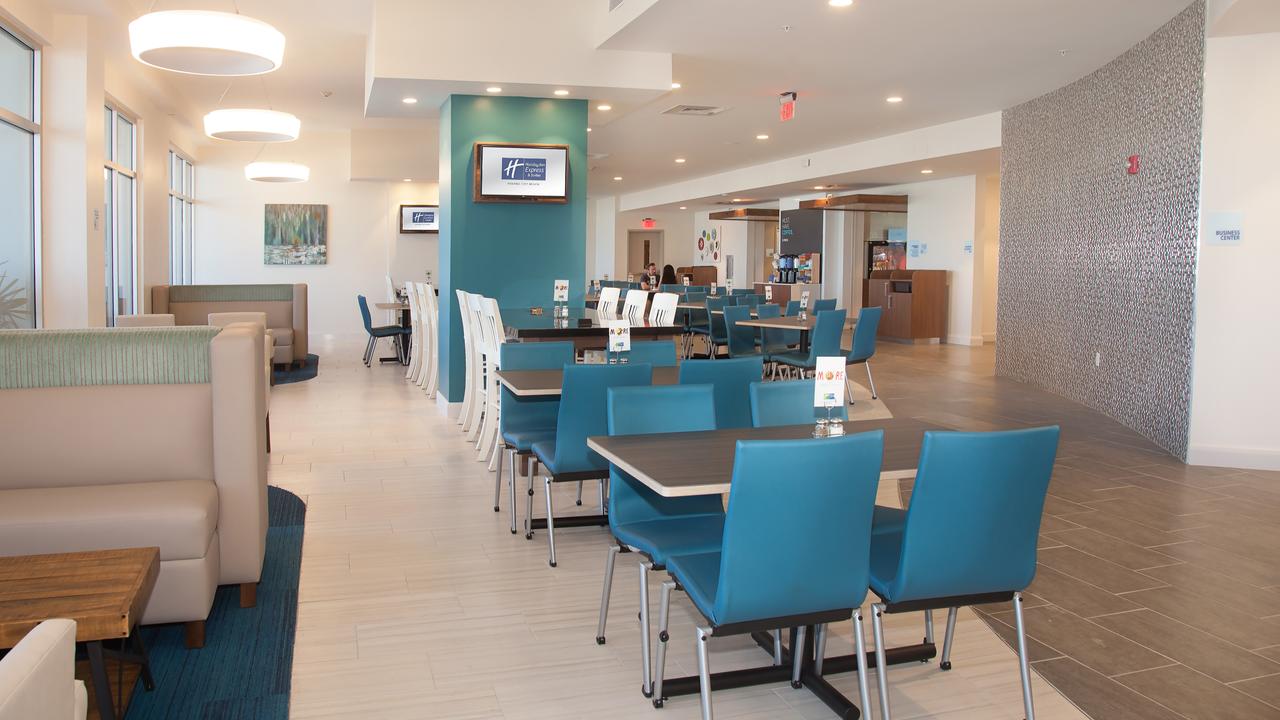 Holiday Inn Express & Suites Panama City Beach - thumb 37