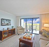 Modern Bayside Villa in South Seas Resort - Accommodation San Jose