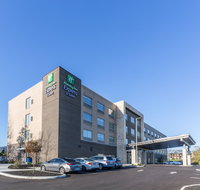 Holiday Inn Express  Stes Florence-Arpt - Accommodation San Jose