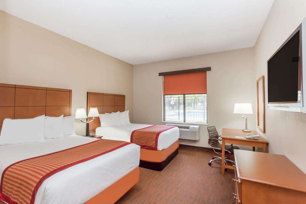 Baymont Inn & Suites  Garden City - thumb 6