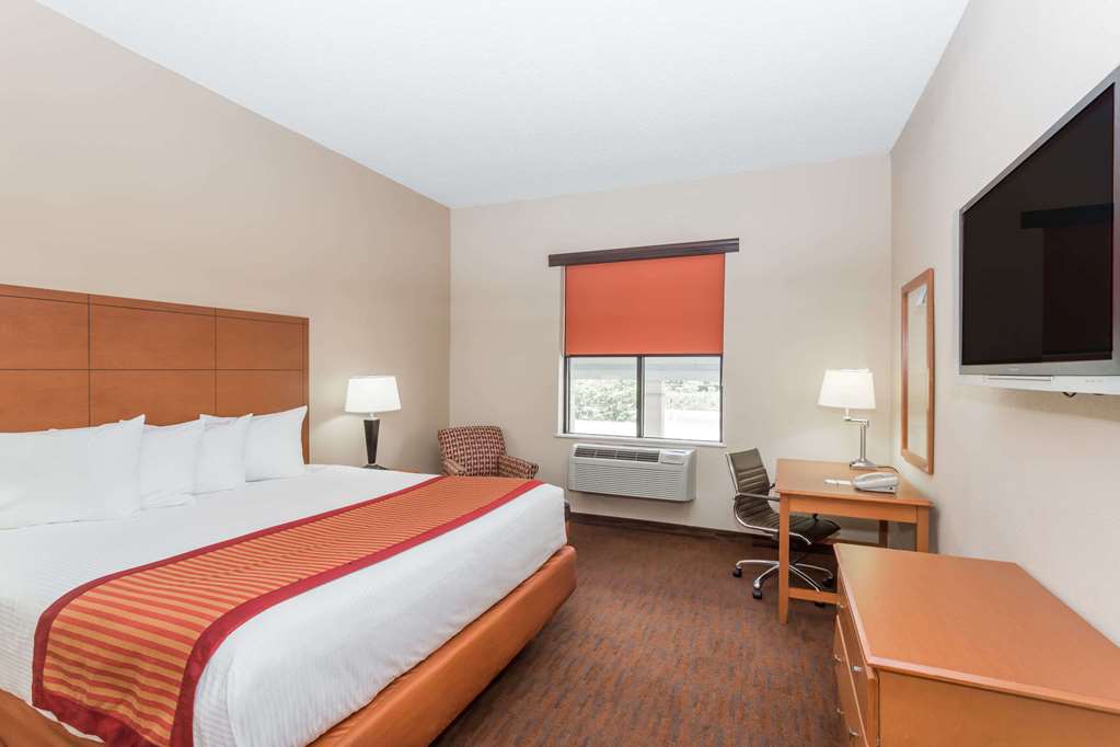 Baymont Inn & Suites  Garden City - thumb 7