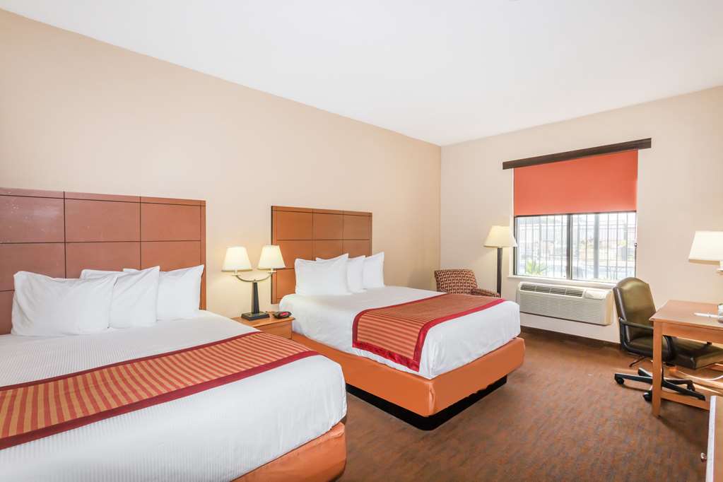 Baymont Inn & Suites  Garden City - thumb 8
