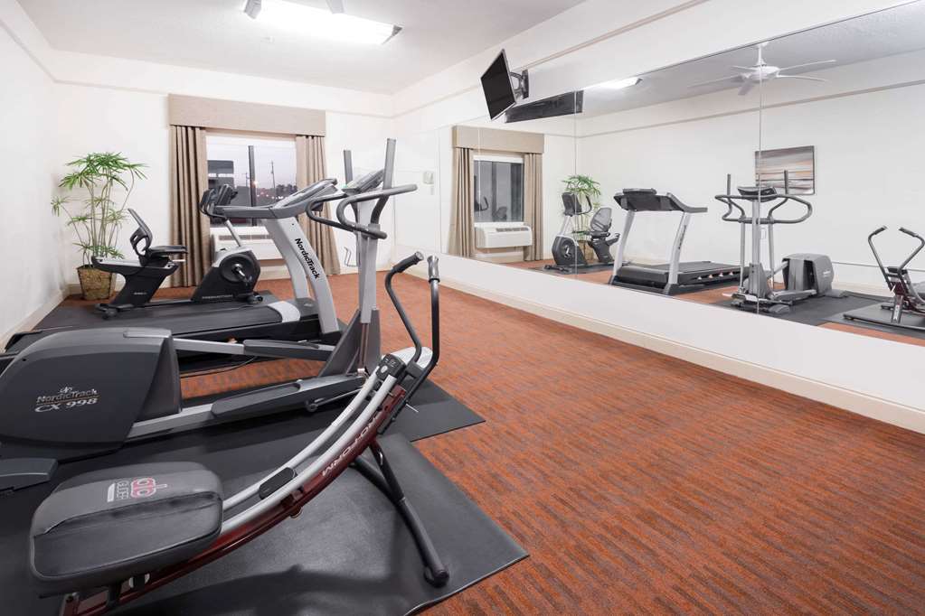 Baymont Inn & Suites  Garden City - thumb 12