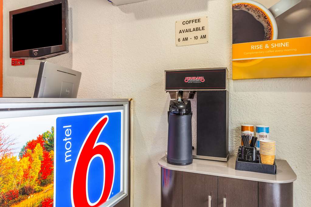 Motel 6 Huntington - thumb 16