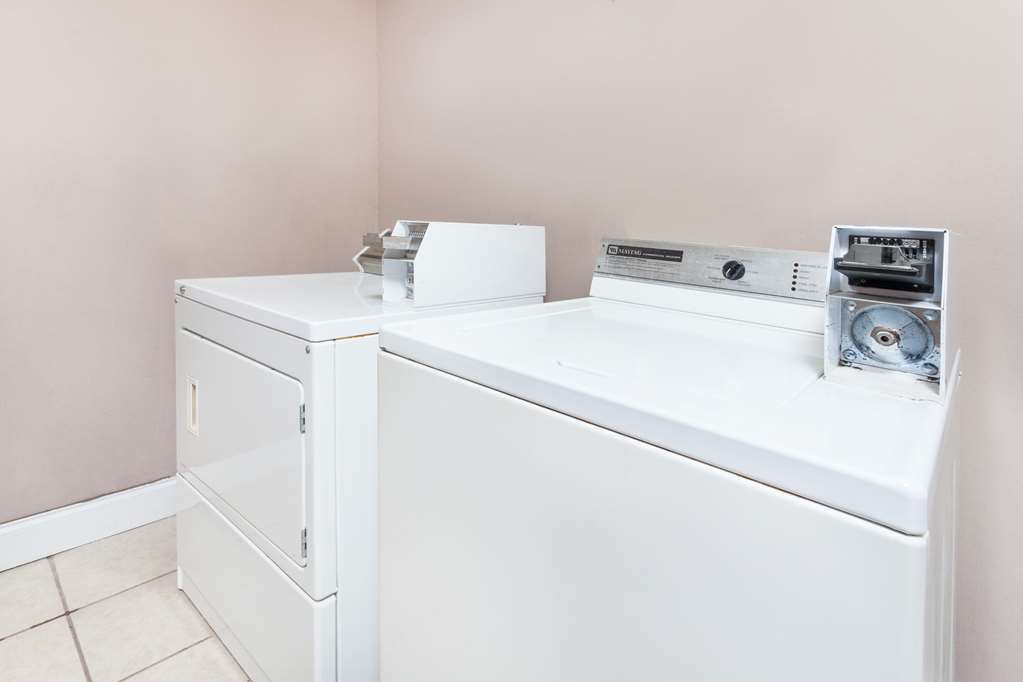 Super 8 Brookhaven - thumb 16